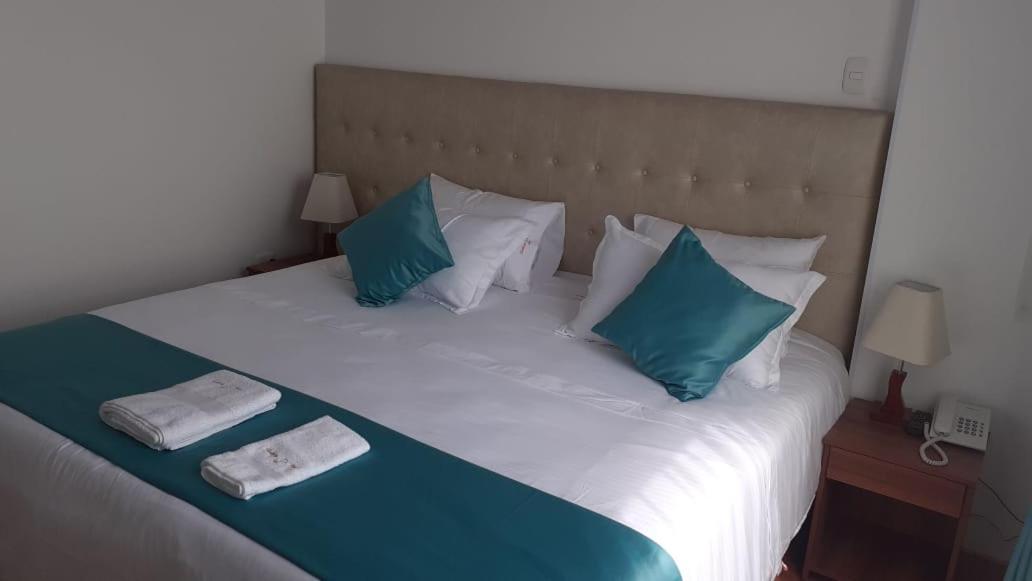 Hotel En Bogota - Fontana Di Trevi Экстерьер фото